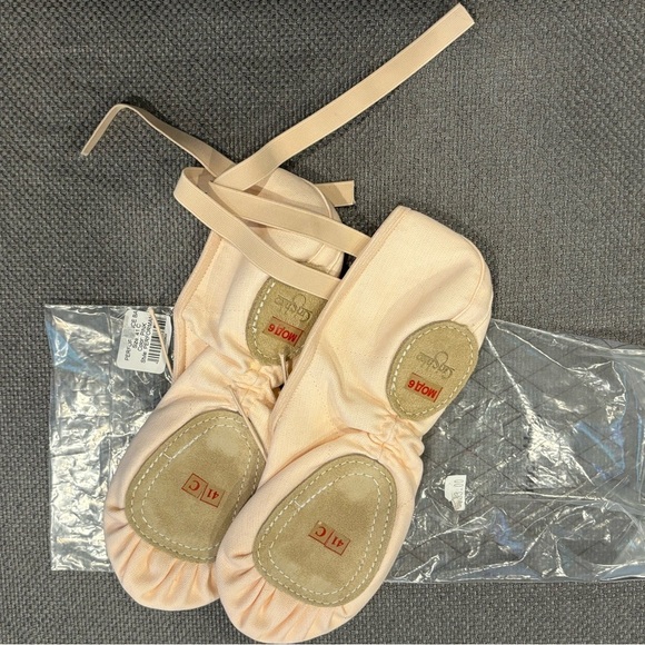 GRISHKO Performance Ballet canvas soft split sole ballet shoe. Color: Pink. 41C - Picture 2 of 7